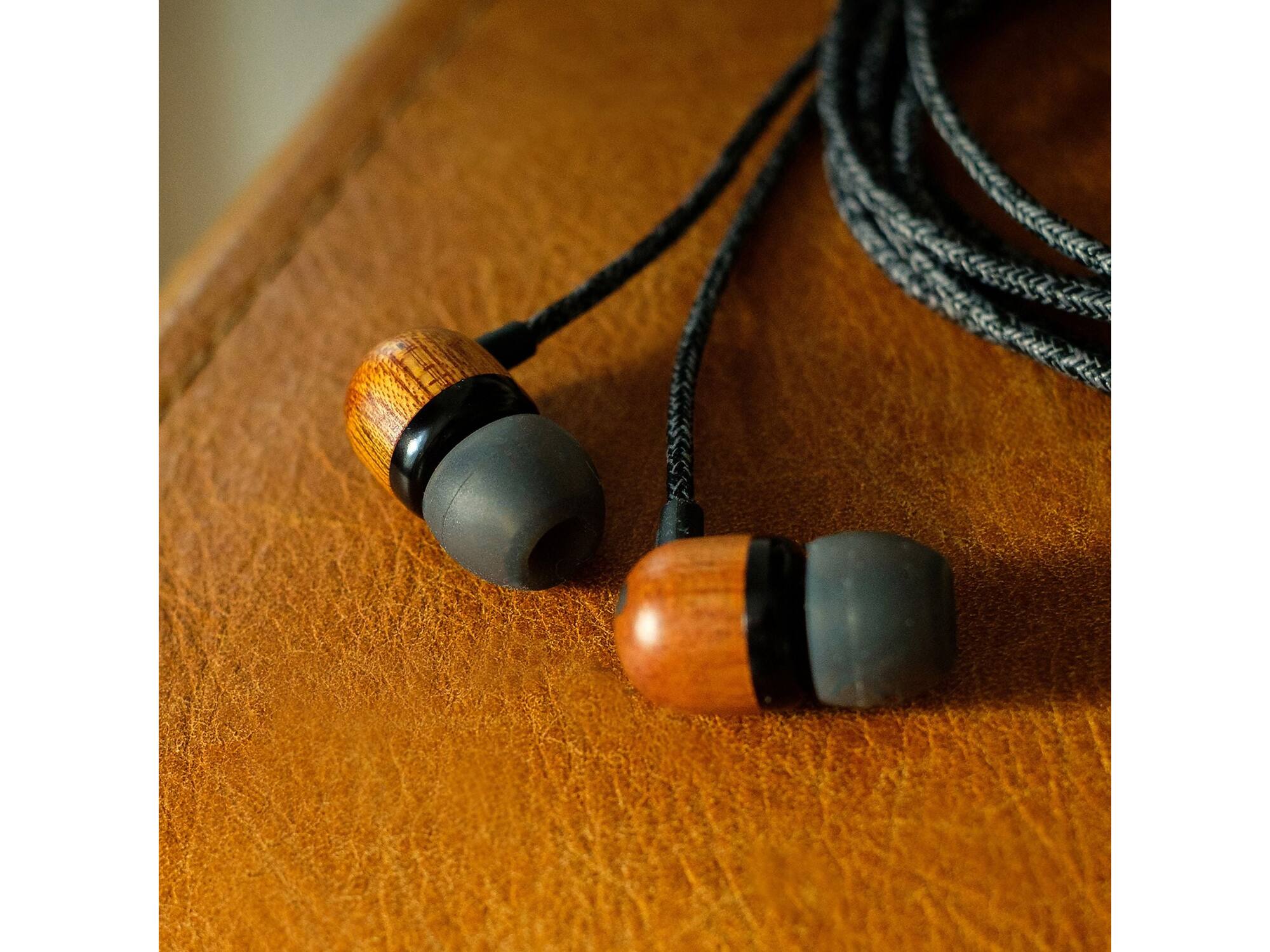 House of Marley Smile Jamaica USB-C Black